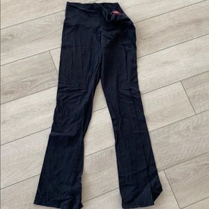Black yoga pants